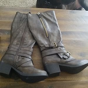 never worn tall brown boots